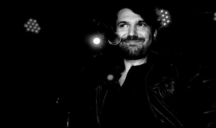 Fanatlar Halil Sezai ilə birgə “İsyan” etdi