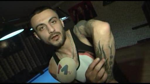 Reper Dado bədənindəki döymələrlə hər kəsi şoka saldı