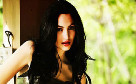 Model Günay Musayeva həyat yoldaşına qarşı çıxdı