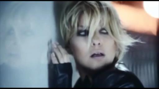 Gülben Ergen yenə imicini dəyişdi