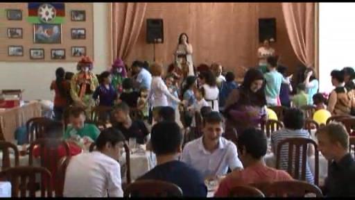 Məşhurlar körpələri sevindirdilər