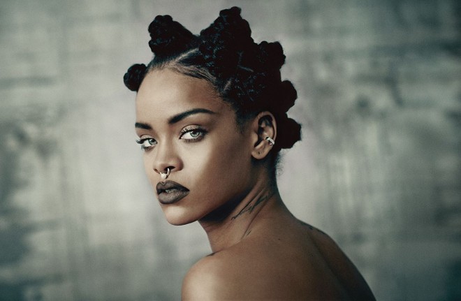  Rihanna bu dəfə saçıyla təəccübləndirdi