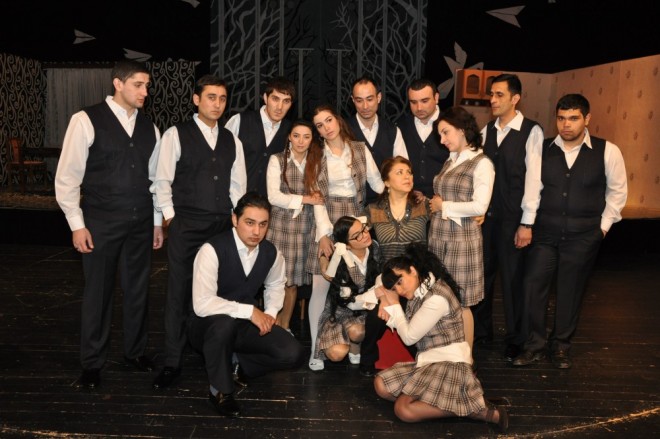 Gənc Tamaşaçılar Teatrının yeni repertuarı  