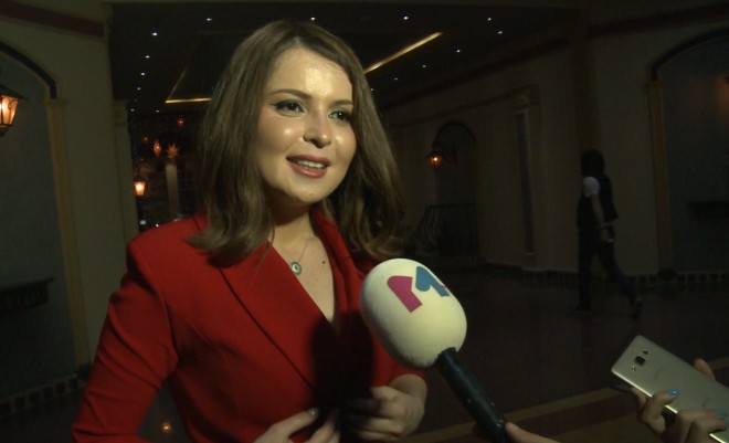 Dəbli geyinmək üçün Sevda Yahyayeva stilist və modelyerlərlə işbirliyi qurub