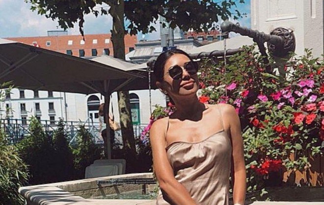 "Miss millenium" gözəli geyimi ilə diqqət çəkdi - foto 