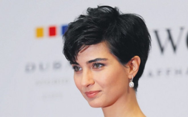 Tuba pərəstişkarlarını üzdü