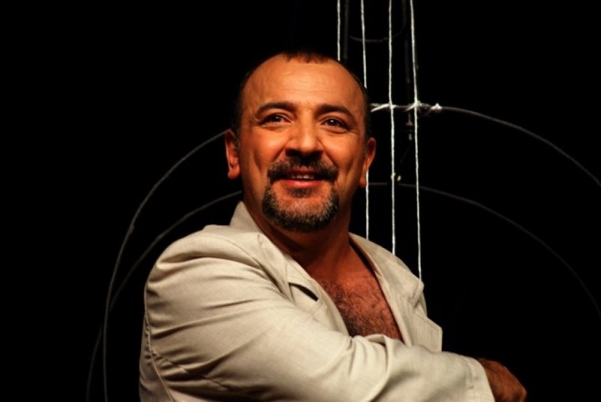 Əməkdar artist festivalda “Kontrabas”ı oynadı 