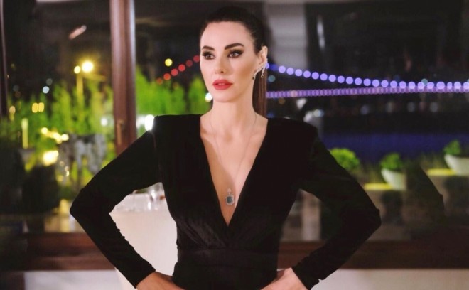 Aktrisa karantin qaydalarını pozdu
