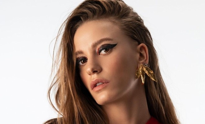 Aktrisa reklamdan pul qazanacaq