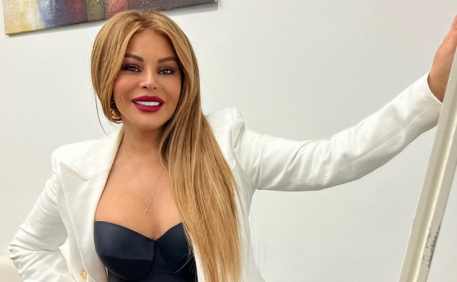 "Güzgüm məni qəşəng göstərmir.."