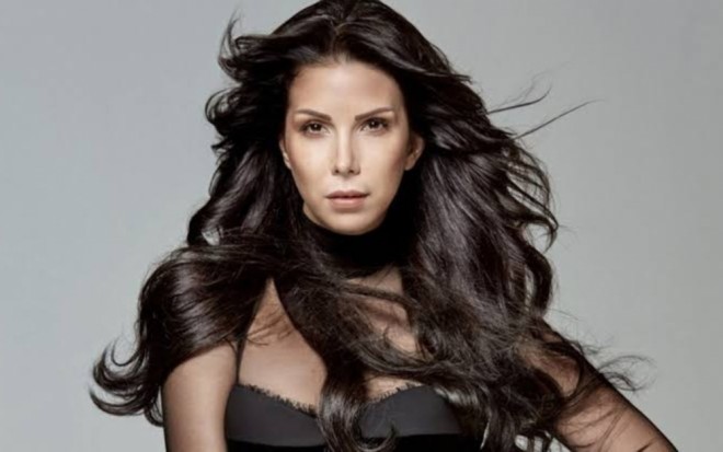 Müğənni pərəstişkarını məhkəməyə verib