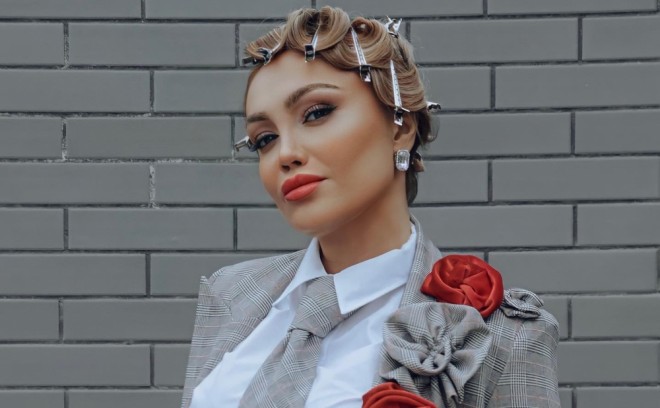 "Efir elə bil toyxanadır..."