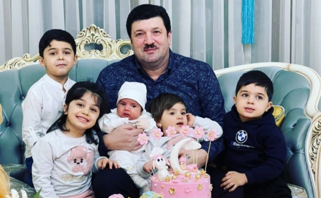 Əflatun Qubadovun nəvələri ilə fotosu 
