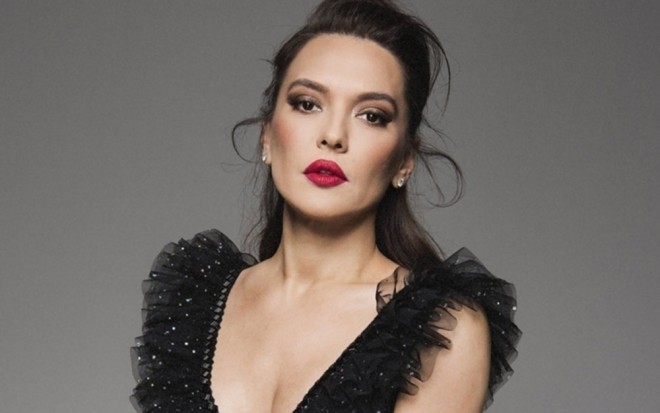 Demet Akalın Bodrumdan villa alıb - foto